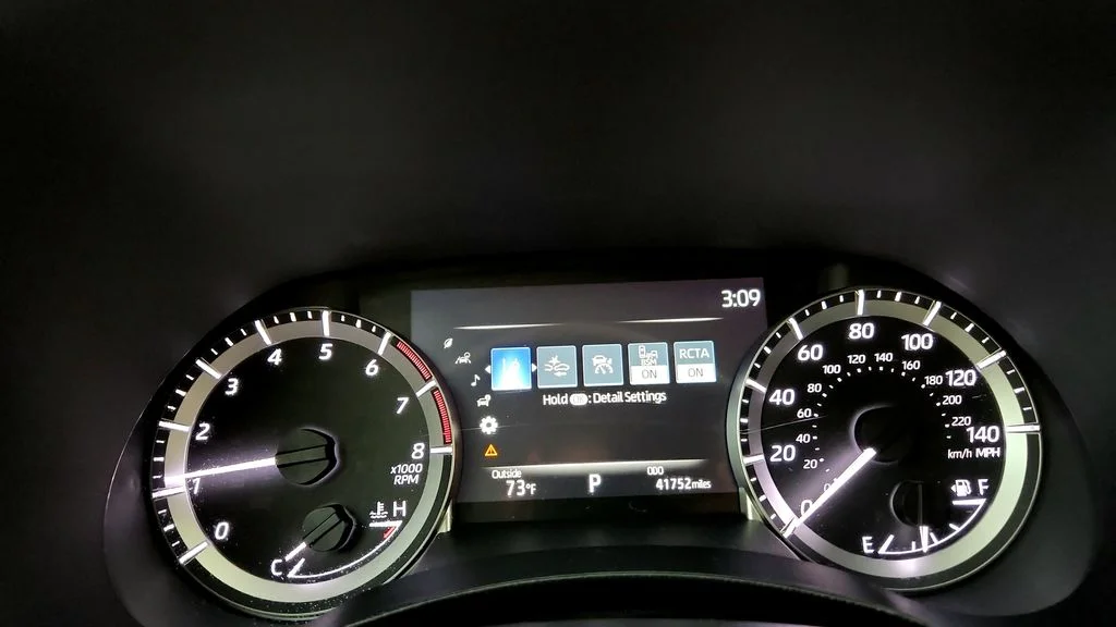 Used 2023 Silver Toyota LE image 27