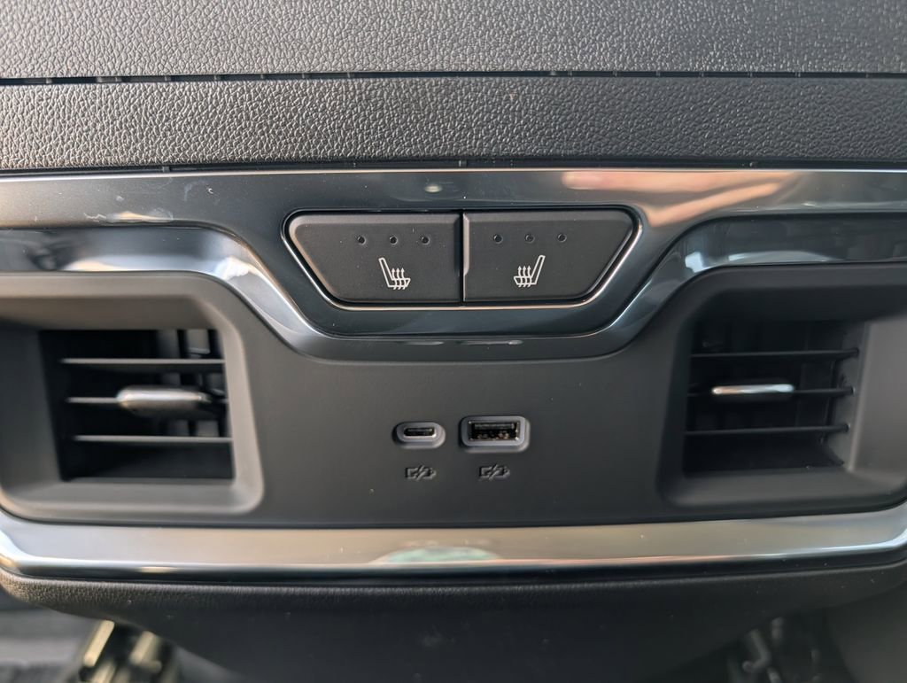 2026 GMC Sierra 3500HD Denali - Photo 12