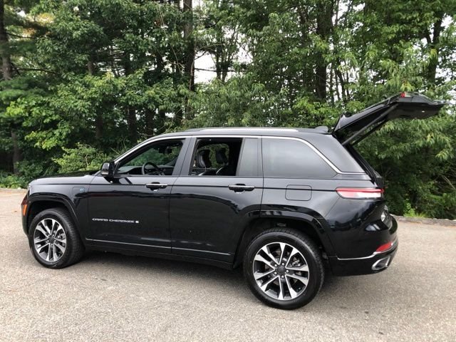 Used 2023 Diamond Black Jeep Overland 4xe image 10
