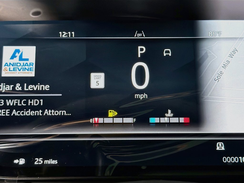 New 2027 Fuji White Land Rover Dynamic SE image 12
