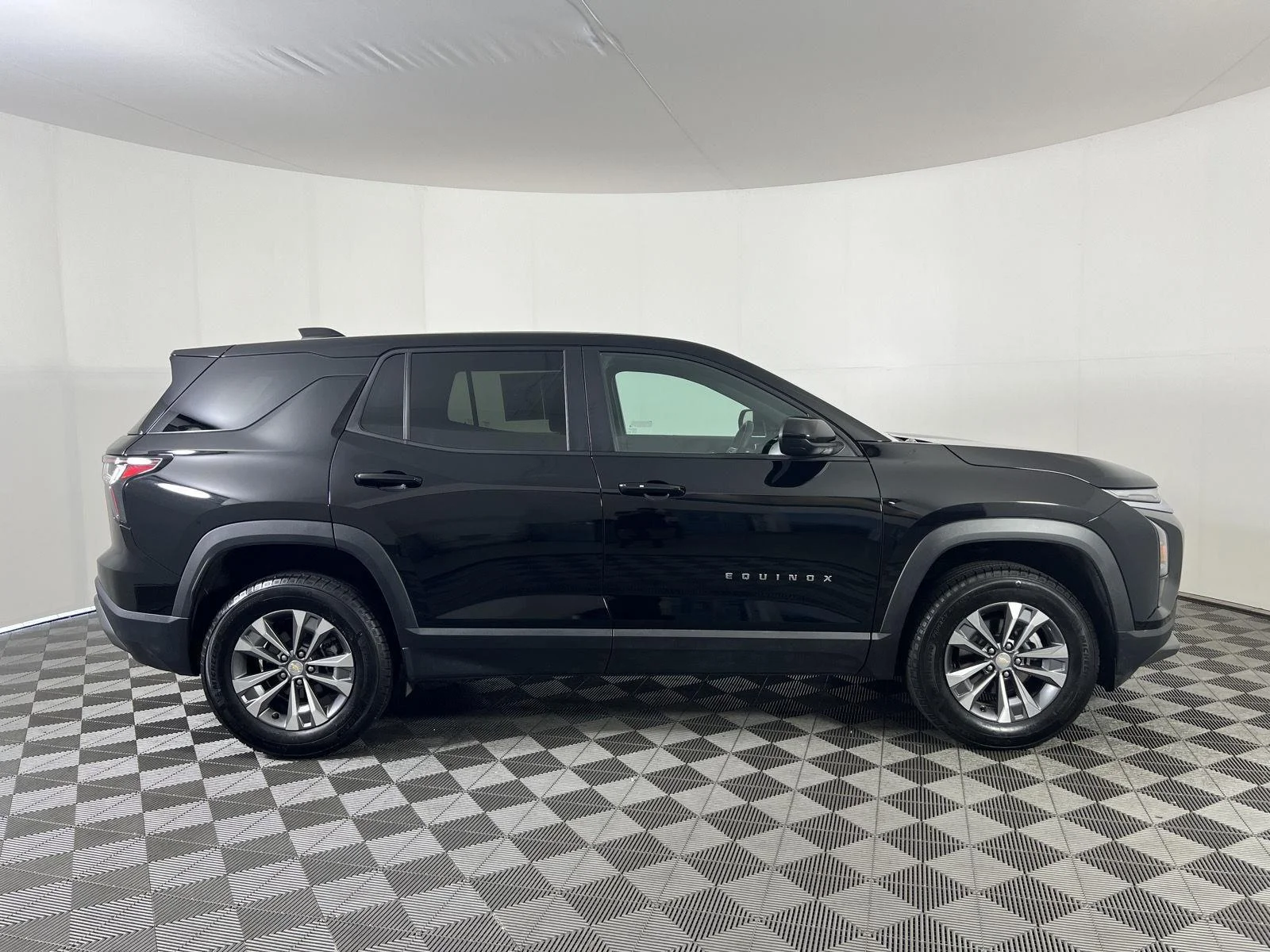 Used 2026 Mosaic Black Metallic Chevrolet AWD LT image 22
