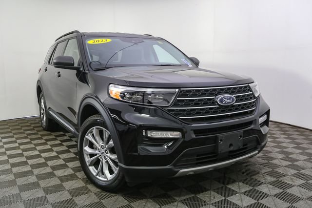 Used 2023 Black Ford XLT image 3