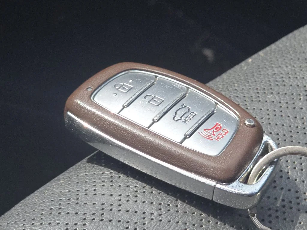 Used 2017 Black Hyundai Limited image 33