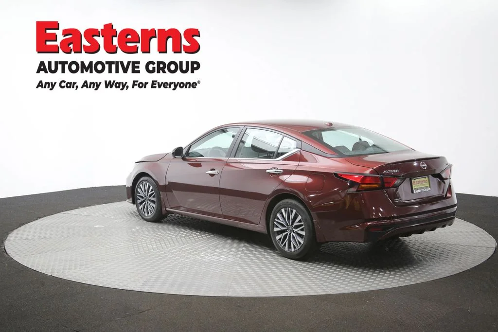 Used 2023 Red Nissan 2.5 SV image 63