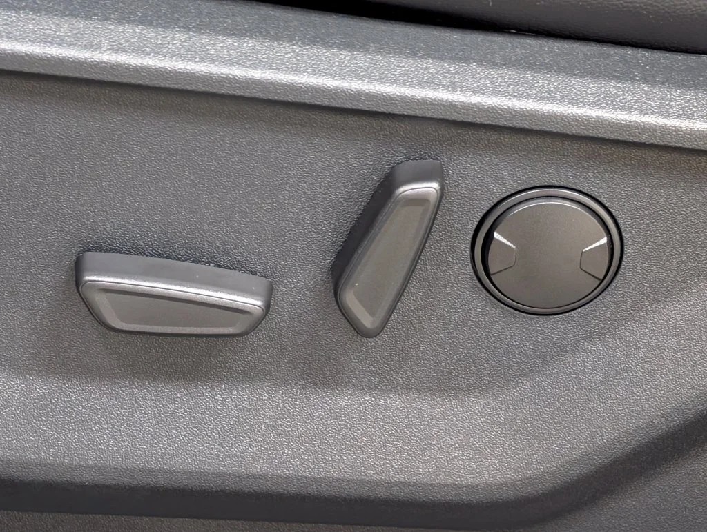 New 2026 Oxford White Ford Lariat® image 17