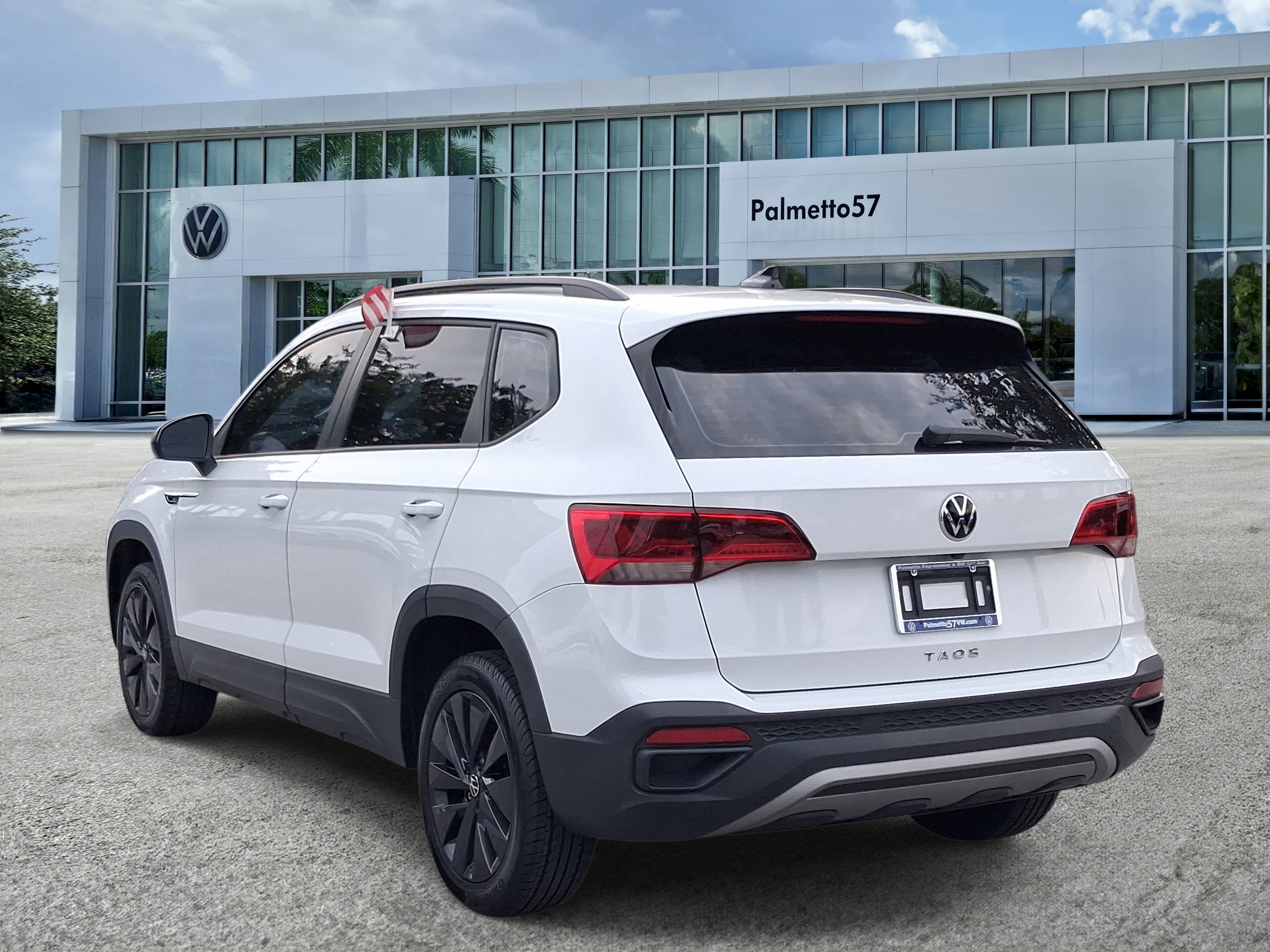 Certified Used 2023 White Volkswagen 1.5T S image 4