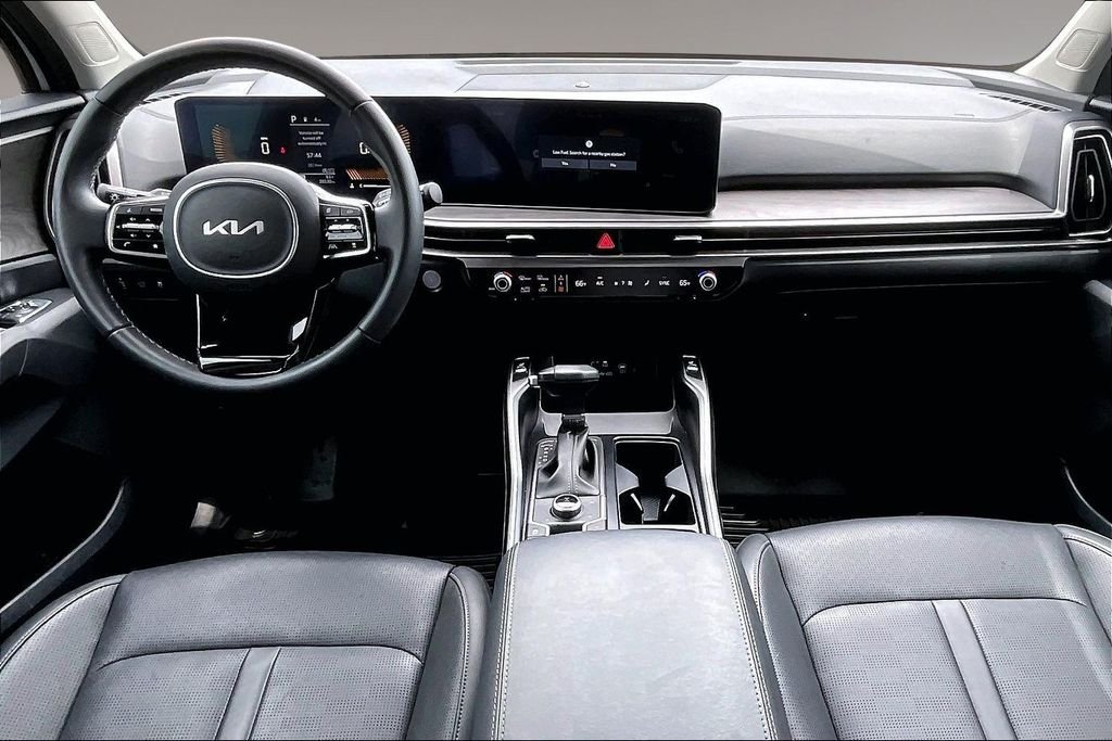 Used 2024 White Kia X-Line EX image 15
