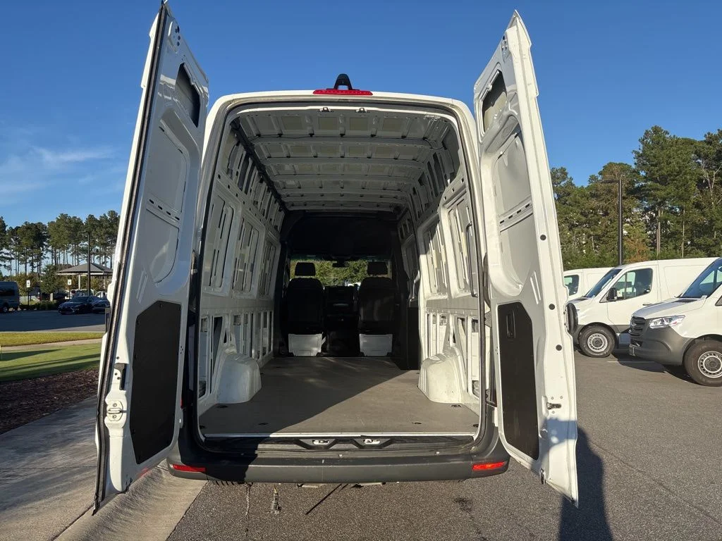 Used 2025 Arctic White Mercedes-Benz Cargo 170 WB image 9