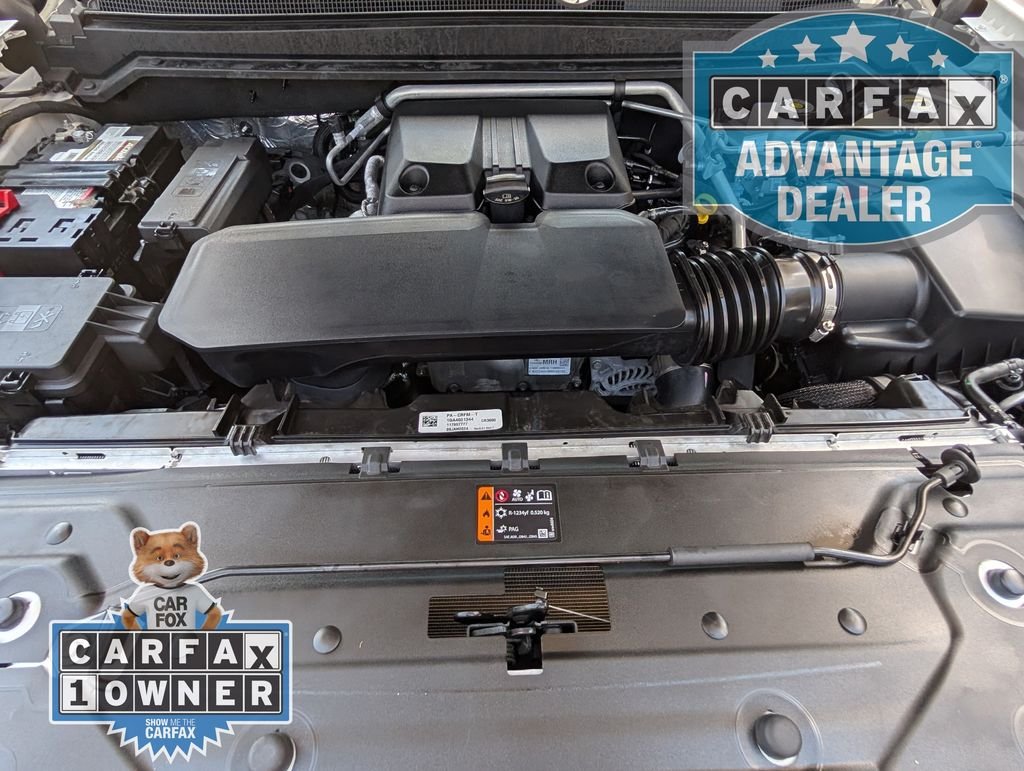 Used 2024 Summit White Chevrolet Z71 image 31