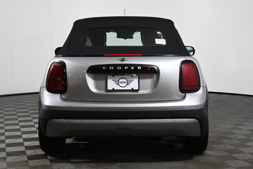 New 2026 Silver MINI Signature Plus image 7