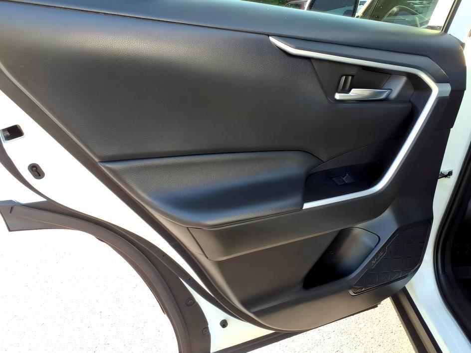 Used 2024 Ice Cap Toyota XLE image 13