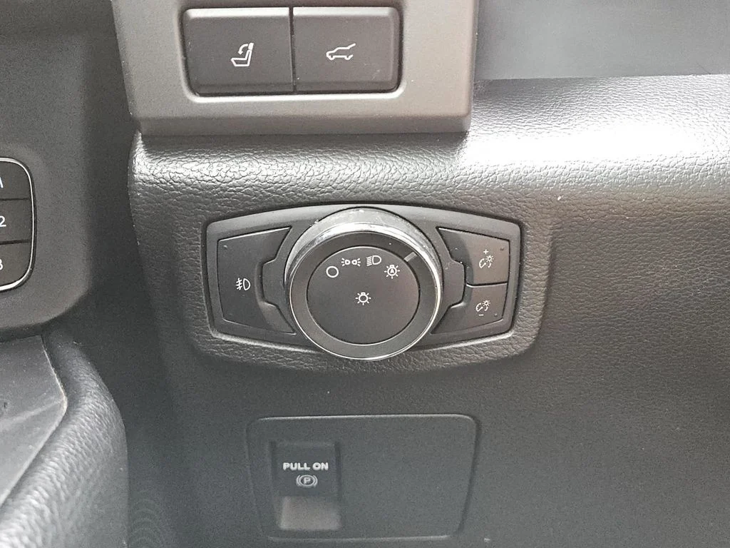 Used 2021 White Metallic Ford XLT image 21