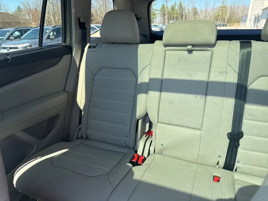 New 2026 Green Volkswagen 2.0T SEL image 13