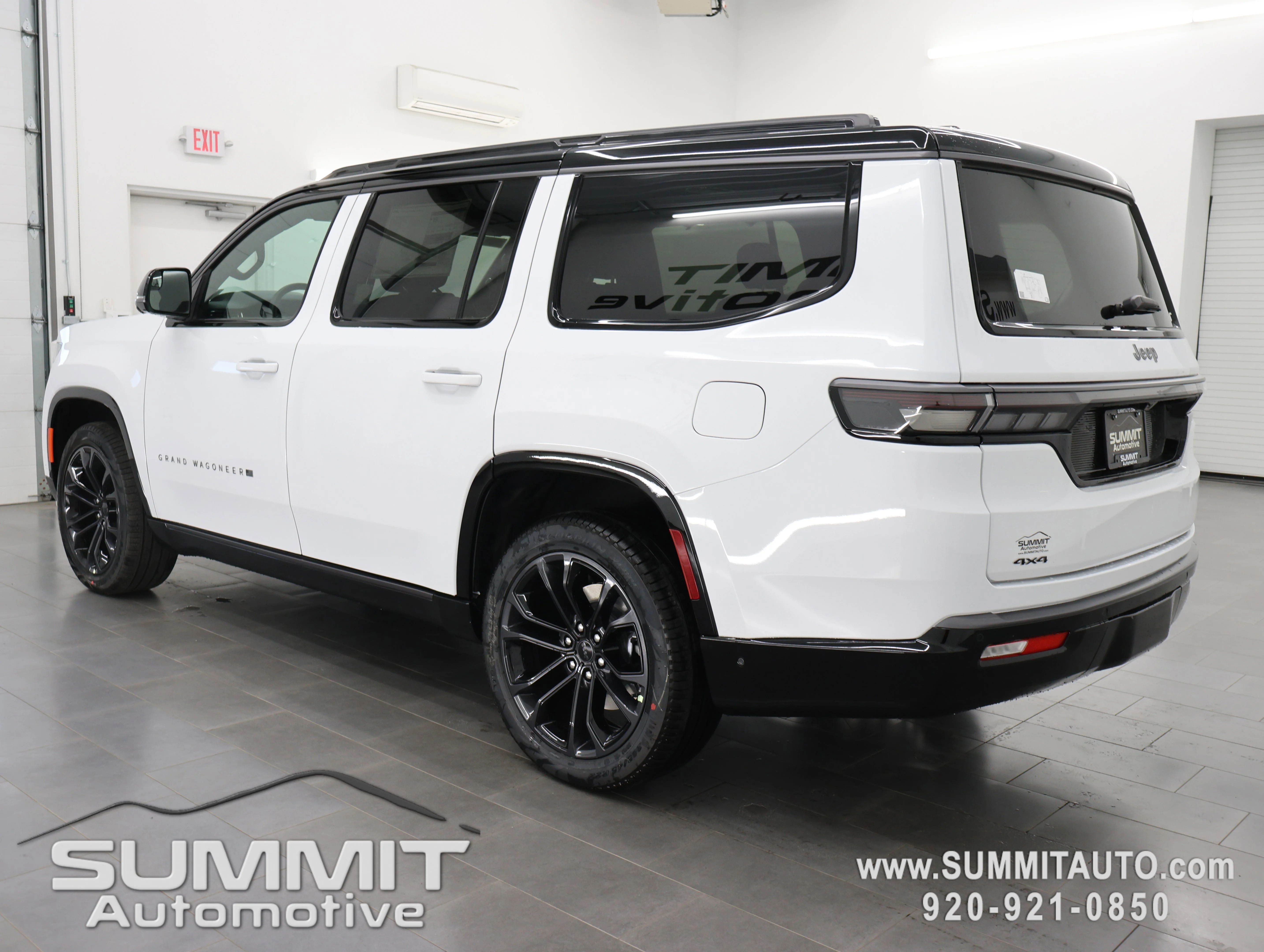 New 2026 Bright White Clear-Coat Exterior Paint Jeep Summit Obsidian image 5