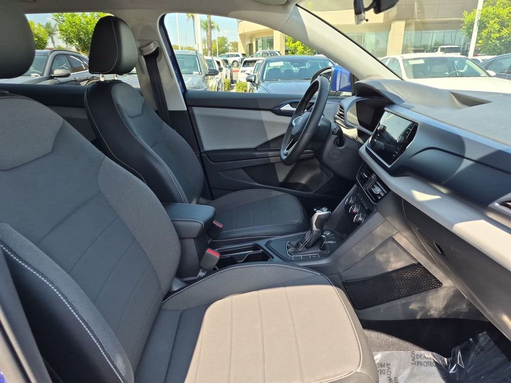 2022 Volkswagen Taos SE - Photo 31