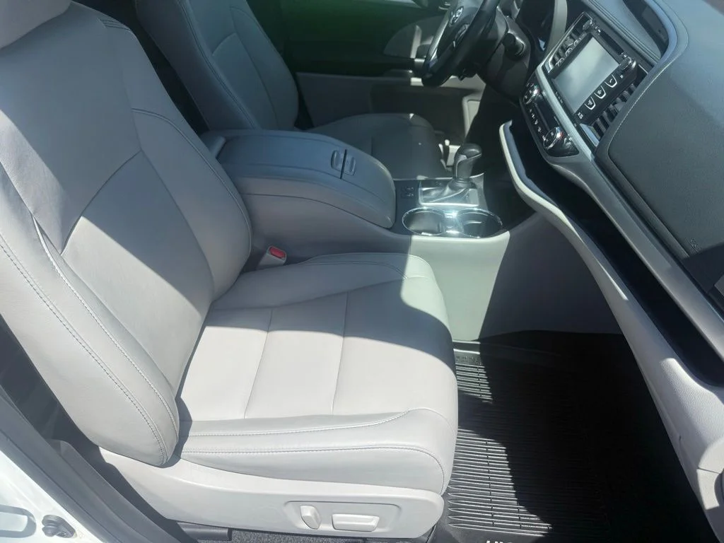 Certified Used 2019 Blizzard Pearl Toyota XLE image 60