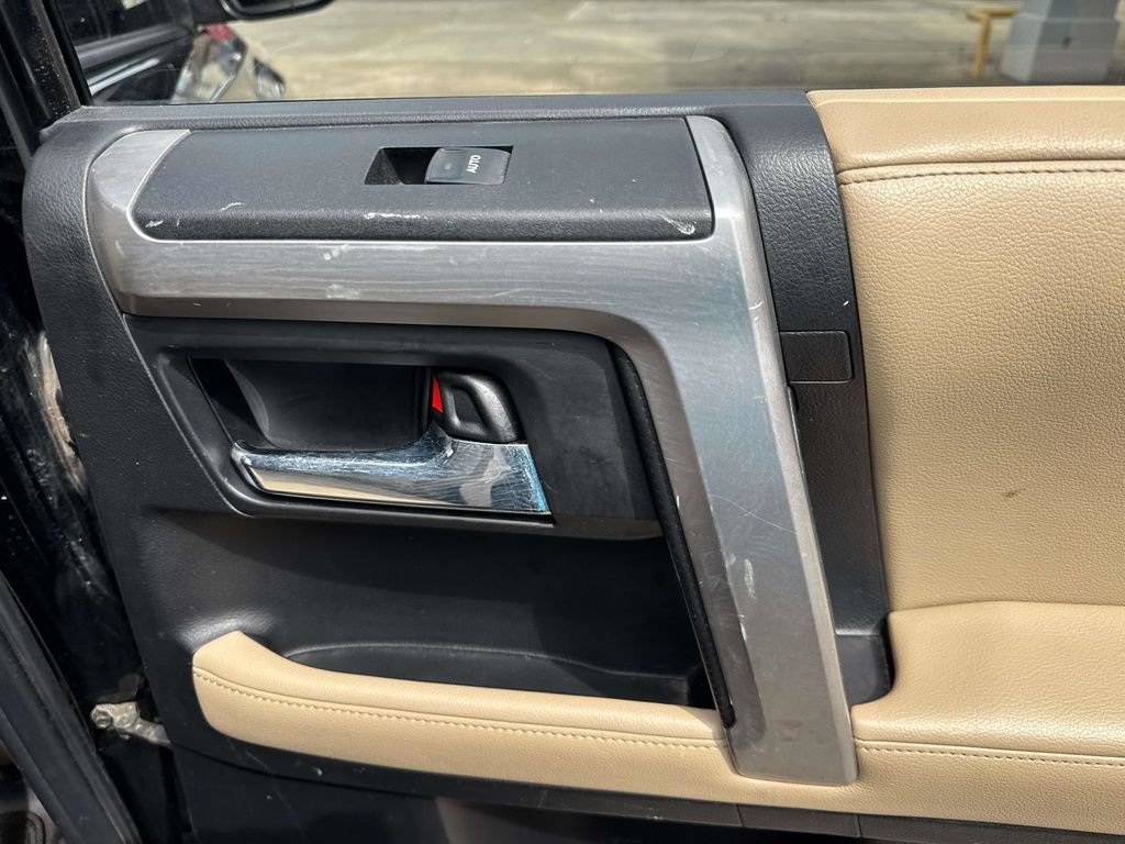 Used 2016 Black Toyota SR5 image 29