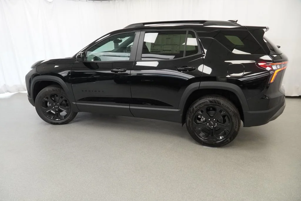 New 2027 Mosaic Black Metallic Chevrolet LT image 38