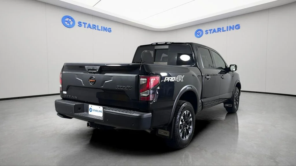 Used 2021 Black Nissan Crew Cab PRO-4X 4x4 image 8