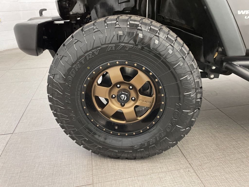 Used 2016 Gray Jeep Unlimited Rubicon image 9