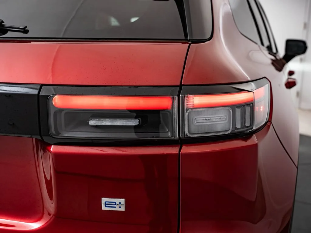 Used 2024 Scarlet Red Metallic Honda Touring image 9