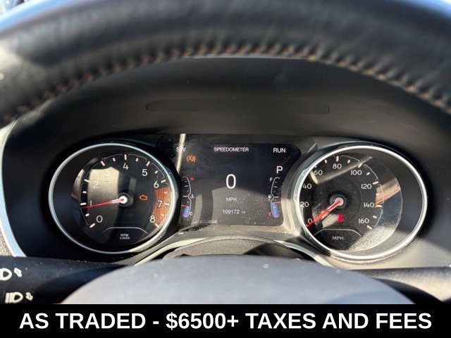 Used 2018 Silver Jeep Latitude image 18