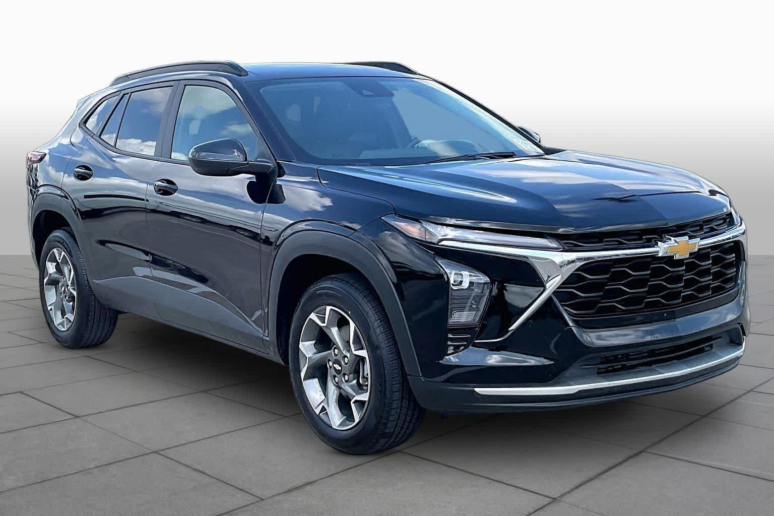 Certified Used 2025 Mosaic Black Metallic Chevrolet LT image 3