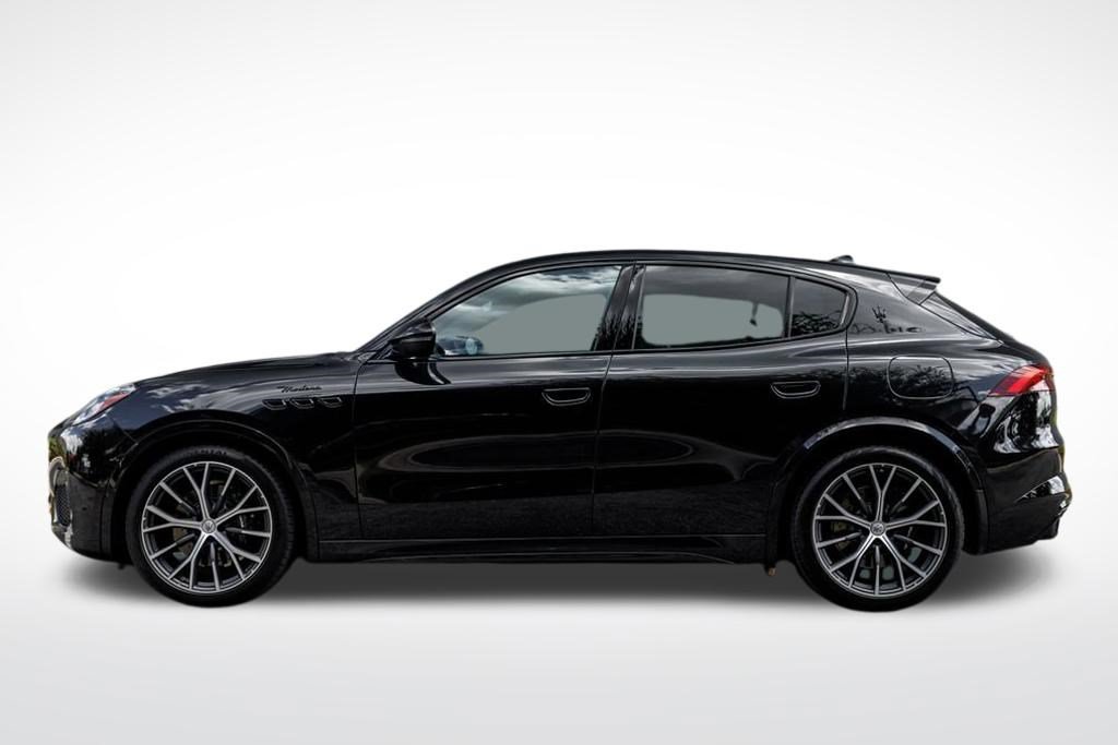 New 2026 Black Maserati Modena V6 image 2