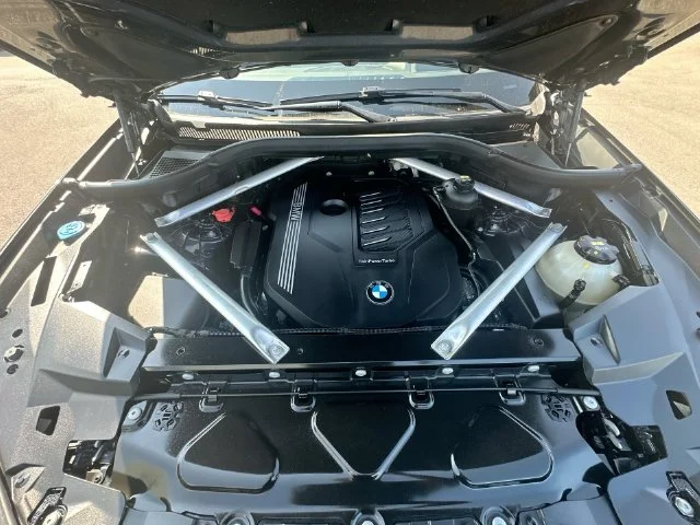 Used 2019 Gray BMW xDrive40i image 29