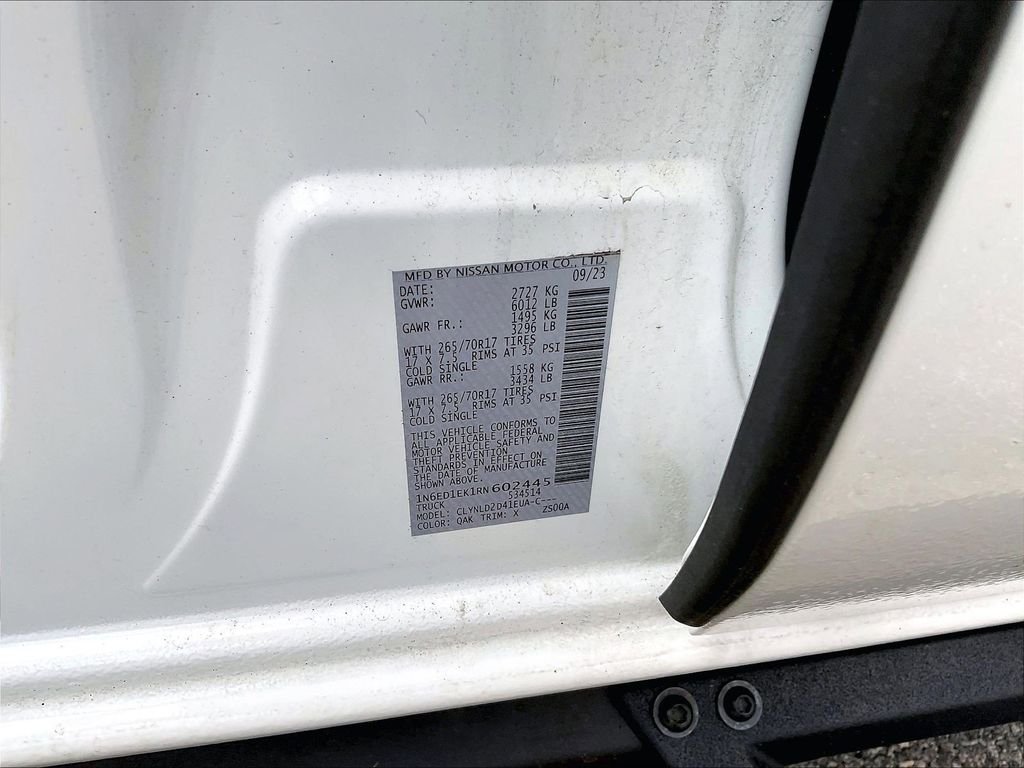 Used 2024 White Nissan PRO-4X image 36