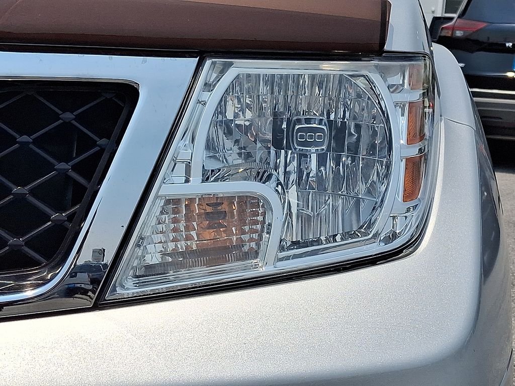 Used 2019 Silver Nissan SV image 10
