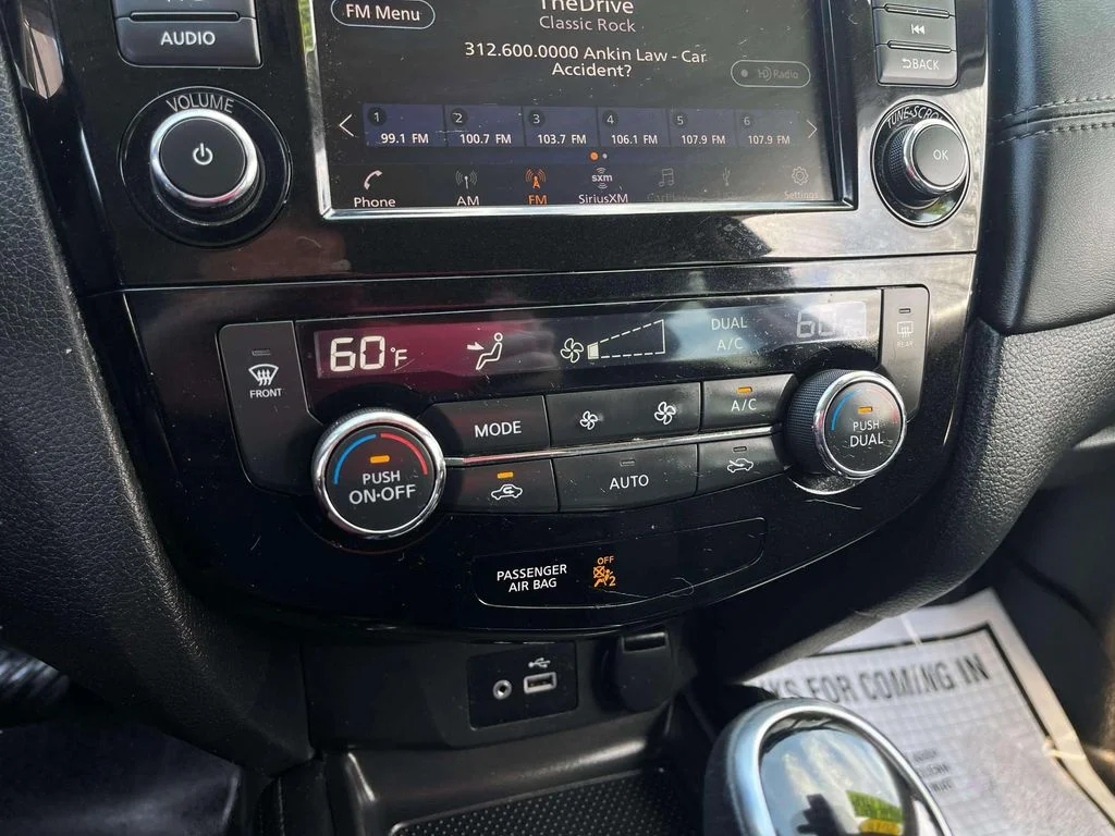 Used 2018 Gun Metallic Nissan SL image 12