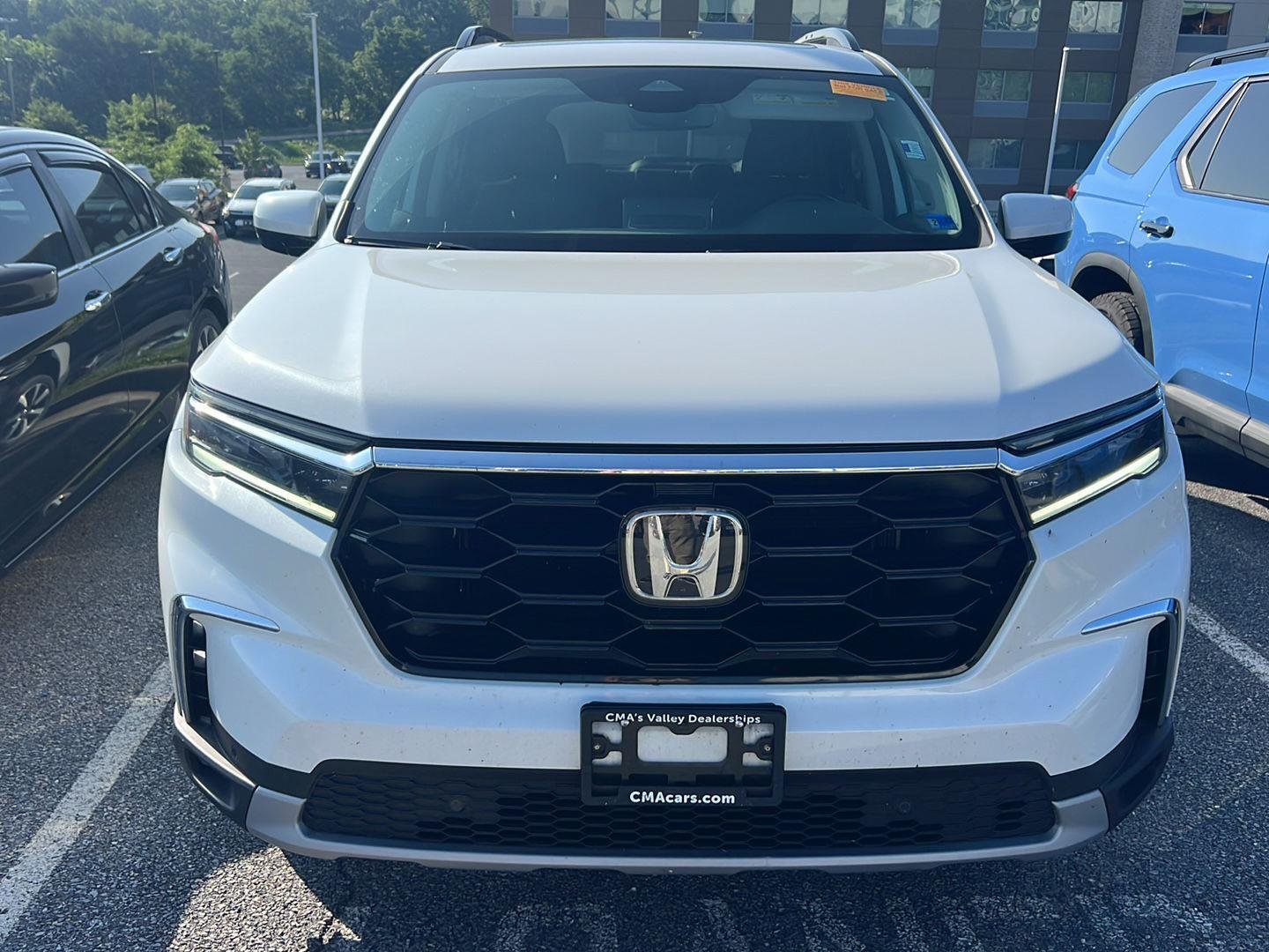 Used 2024 Platinum White Pearl Honda Touring image 6