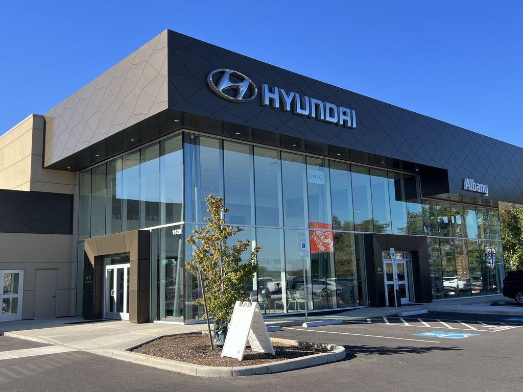 New 2026 White Hyundai SEL w/Two-Tone Roof image 23