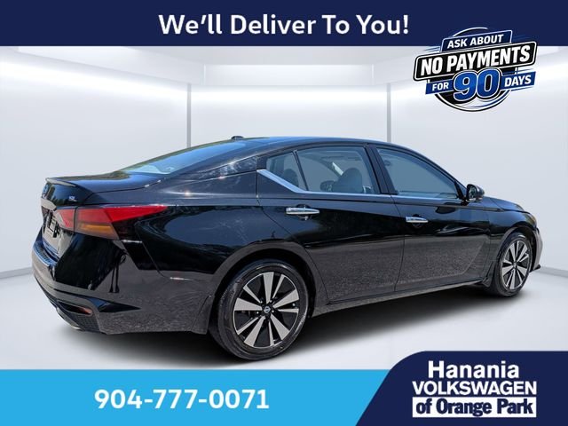 Used 2022 Black Nissan 2.5 SL image 3