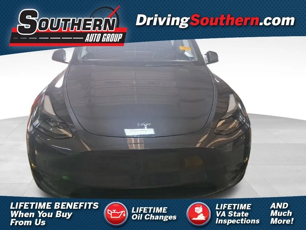 Used 2023  Tesla Performance image 1