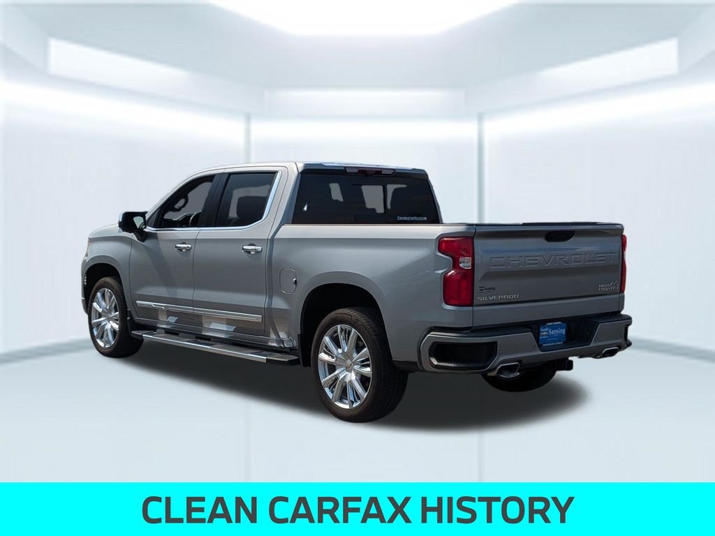 Used 2024 Gray Chevrolet High Country image 3