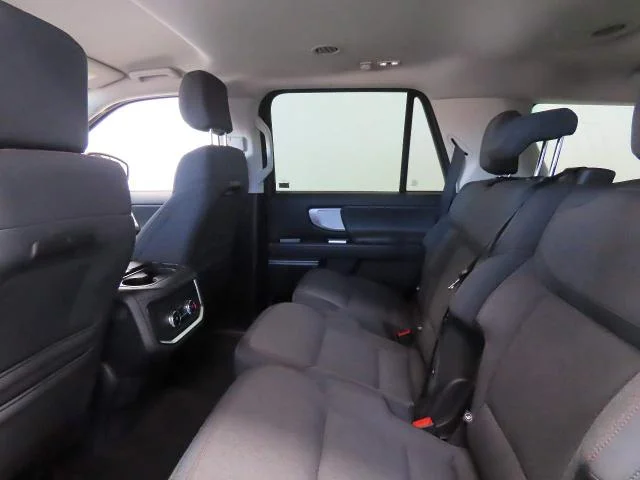 Used 2025 Oxford White Ford Active image 41