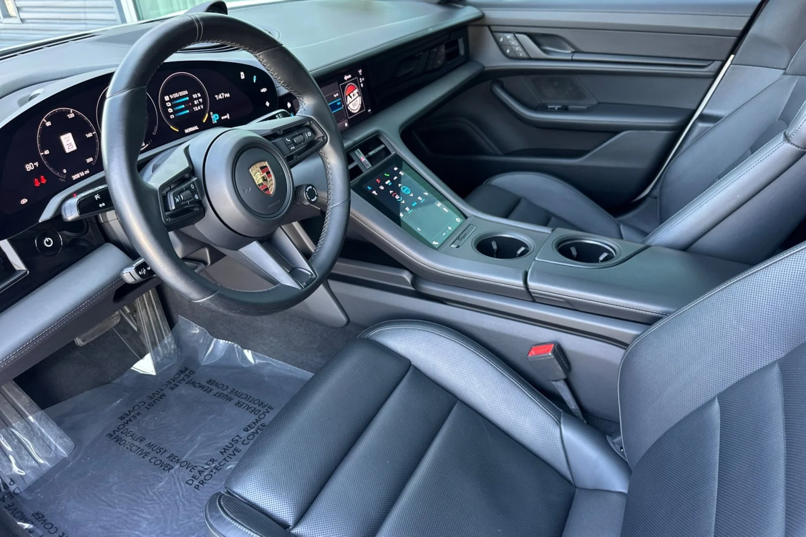 Certified Used 2023 Carrara White Metallic Porsche  image 4