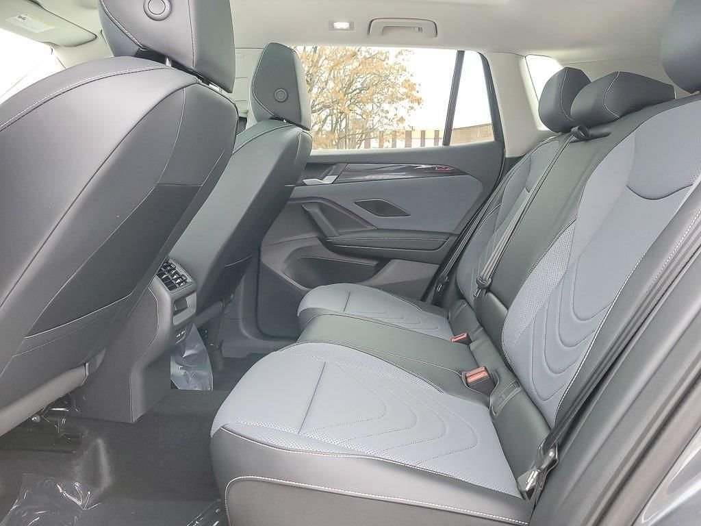 2026 Volkswagen Tiguan SE - Photo 7