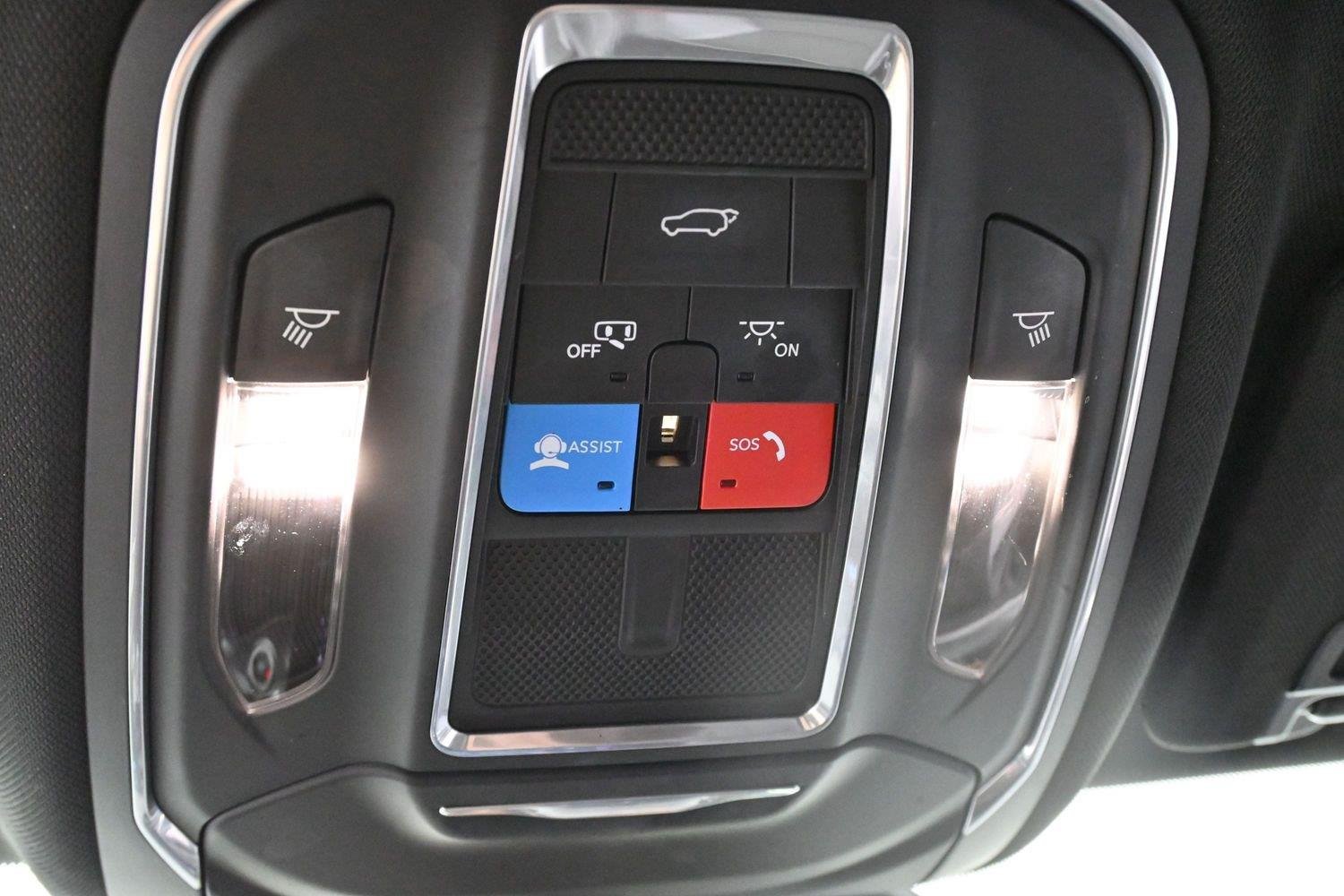 Used 2021 Silver Jeep Altitude image 26