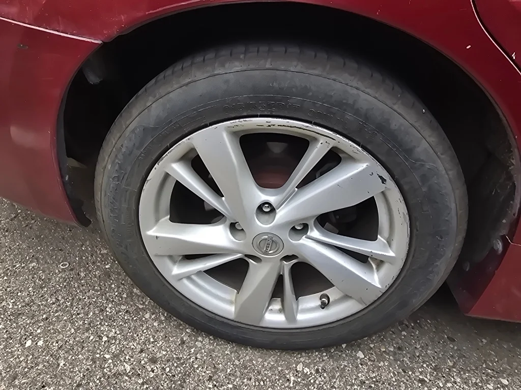 Used 2015 Cayenne Red Nissan 2.5 SV image 21