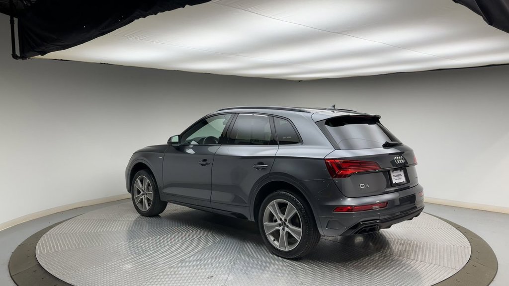 Used 2025 Daytona Gray Pearl Effect Audi 45 S line Premium image 4