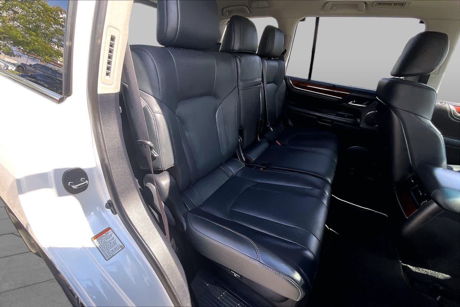 Used 2021 Eminent White Pearl Lexus  image 18