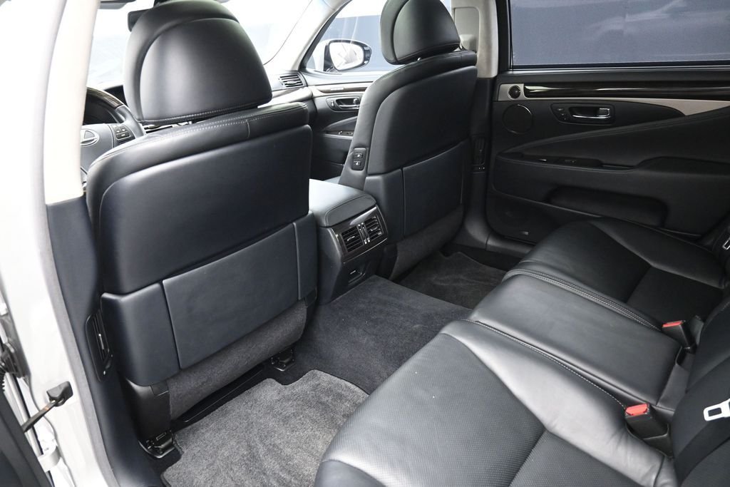 Used 2013 Silver Lexus 460 L image 2