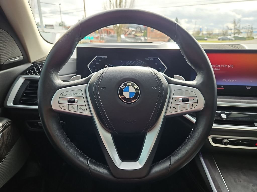 Used 2023 Black BMW xDrive40i image 14