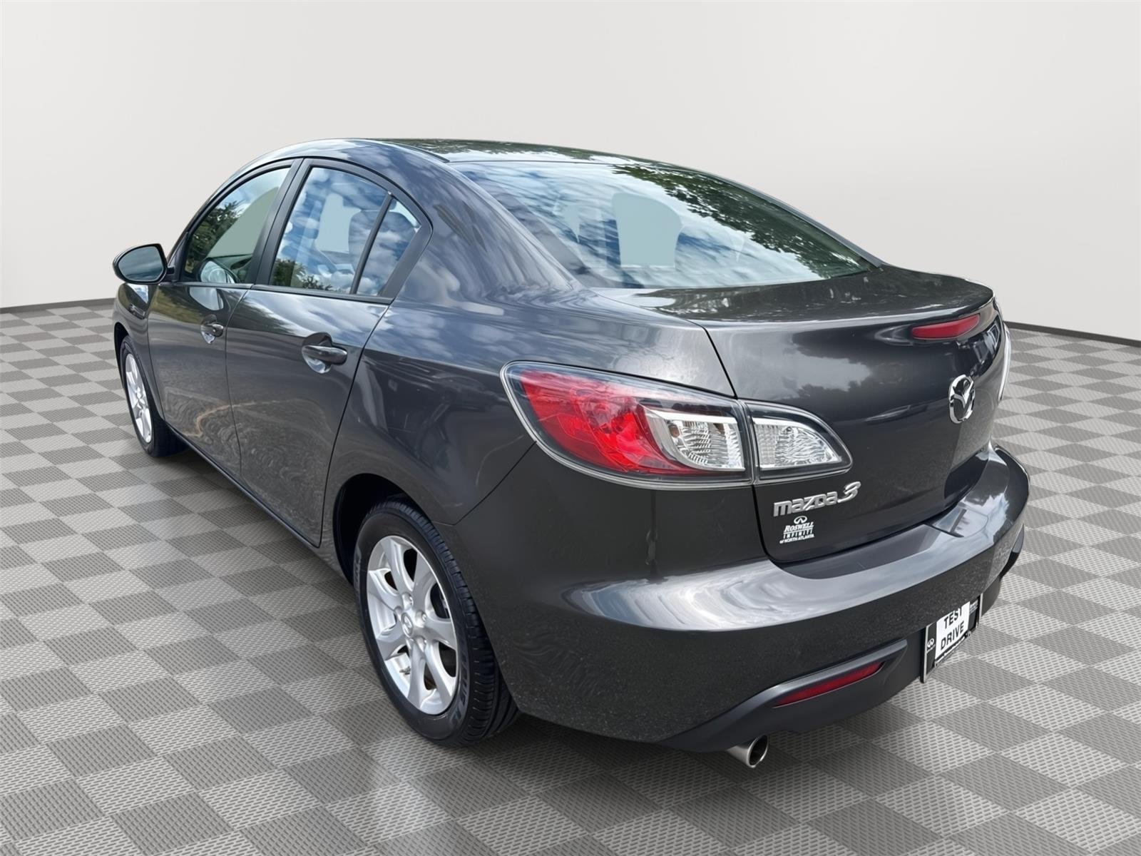 Used 2010 Graphite Mica Mazda i Touring image 8