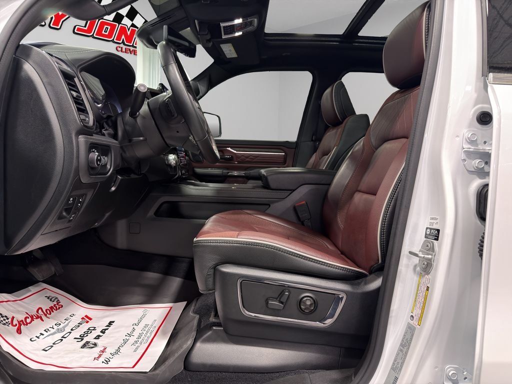 Used 2025 Ivory White Tri-Coat Pearlcoat Ram Limited image 4