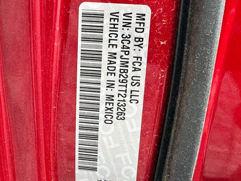 New 2026 Red Hot Pearl-Coat Exterior Paint Jeep Laredo 4x4 image 17
