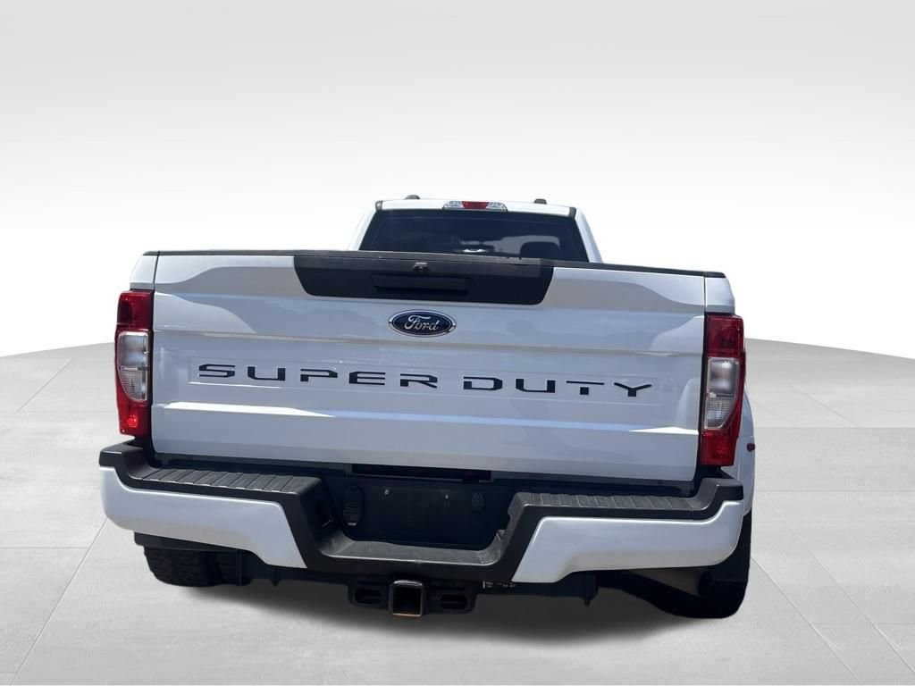 Used 2020 White Ford XL image 11